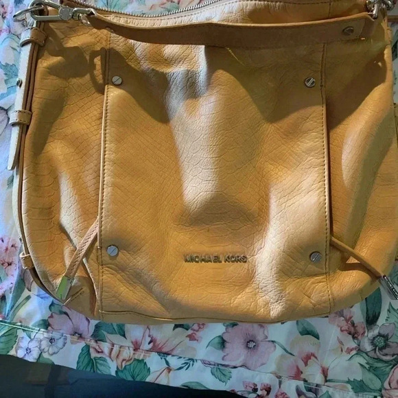 Micheal Kors Light Brown Ladies Shoulder Purse - Picture 1 of 10
